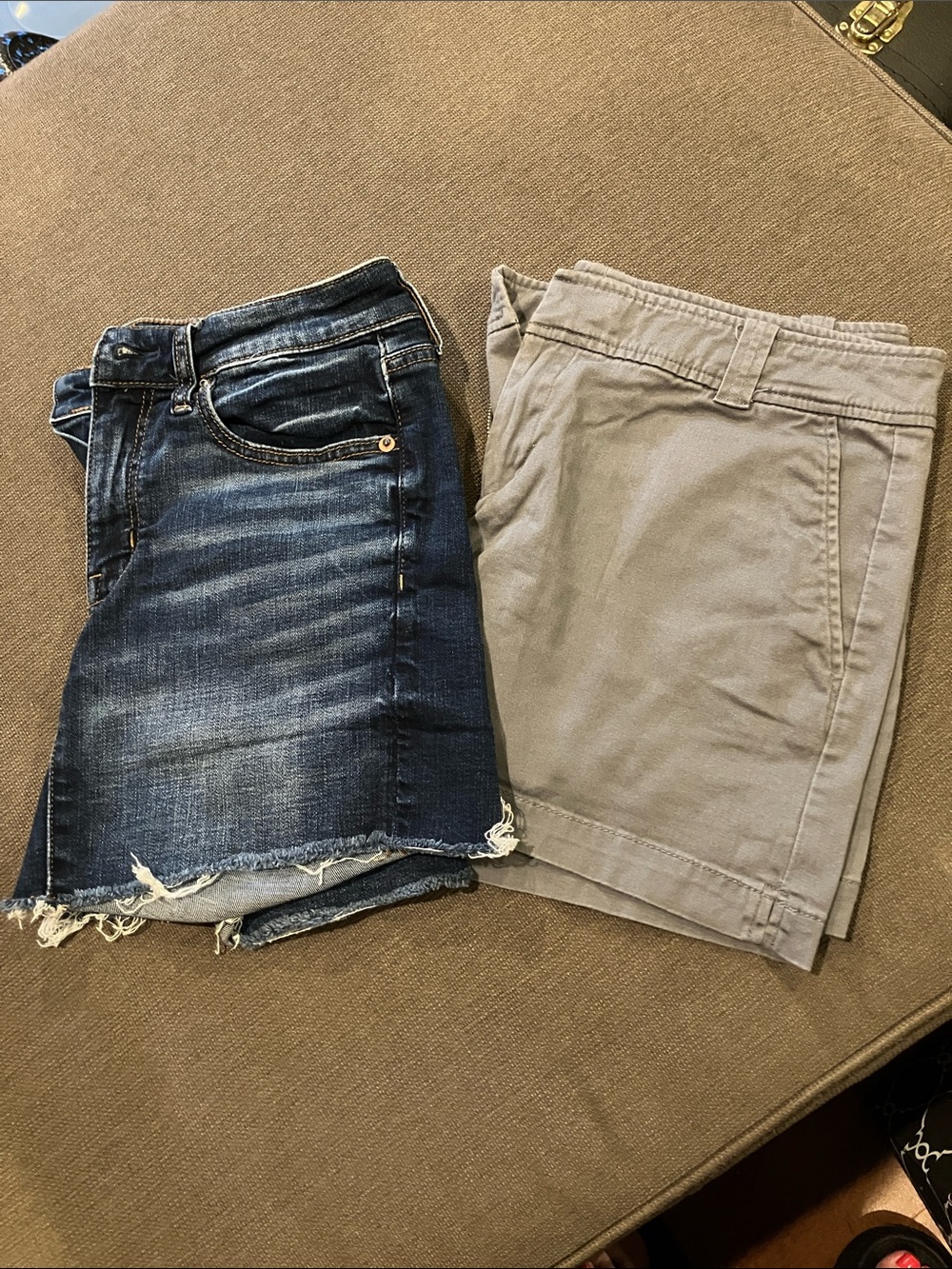 2 pairs of shorts